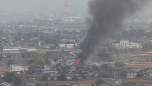 ＜速報＞佐賀市で火災 消火活動続く【佐賀】
